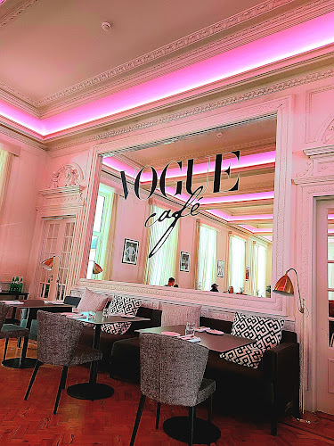 R. de Avis 10, 4050-075 Porto