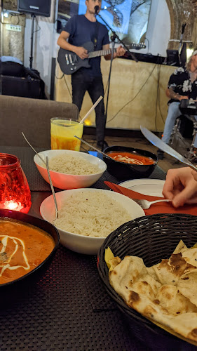 Cinnamon Indian Tapas Bar - Gastronomia e hotelaria