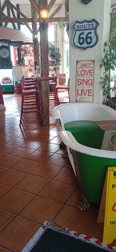 Rua da Carreira 236, São Martinho, 9000-042 Funchal