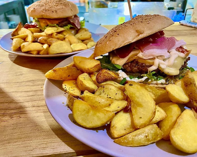 Hamburgueria - Com Unhas e Dentes