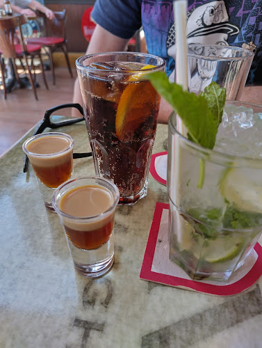 Av. Sá Carneiro 55, 8200-340 Albufeira