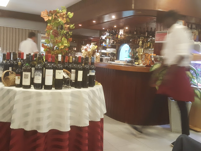 Estrada Senhora da Rocha,, 8400-450