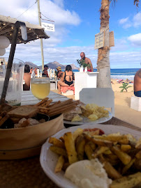 2JVX+M8, Campo de Baixo