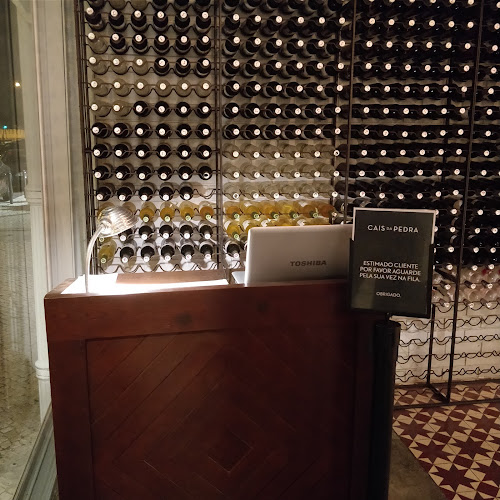 Cais da Pedra - Gastronomia e hotelaria