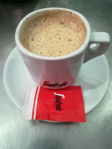 Pastelaria Um - Actividades Hoteleiras, Lda. - Gastronomia e hotelaria