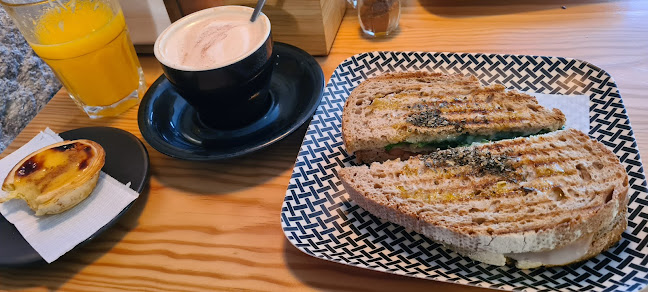 Opinii despre Cafetaria Mesa 325 în Porto - Gastronomia e hotelaria