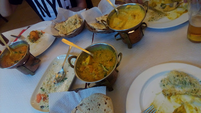 New Delhi Indian Tandoor Restaurant - Gastronomia e hotelaria