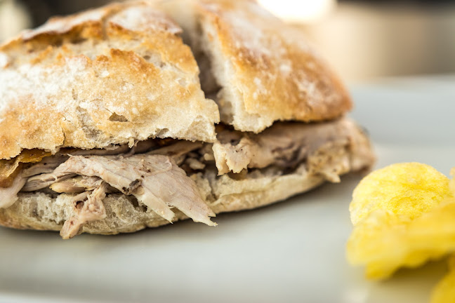 Av. Combatentes da Grande Guerra, 2410-147 Leiria