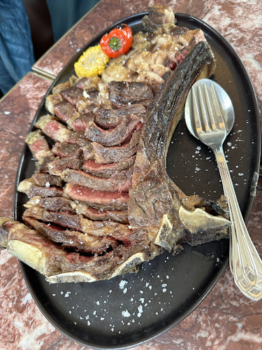 R. Adelino de Oliveira 85, 4470-025 Maia