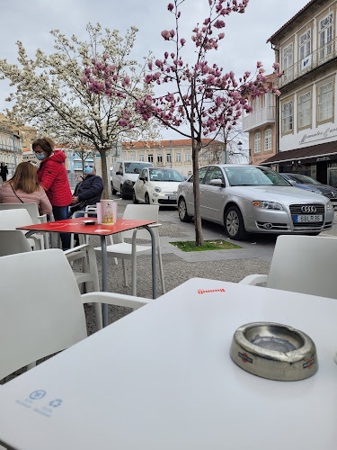 R. 25 de Abril 20, 5400-015 Chaves