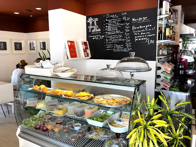 LASCALA Corner Wood Cafe - Gastronomia e hotelaria