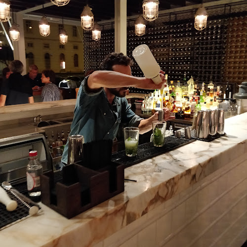 Armazem B, loja 9, Av. Infante Dom Henrique Armazém B, Loja 8, 1900-264 Lisboa