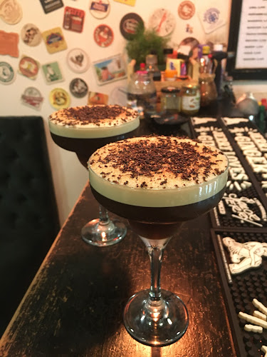 Revolucion Cocktail Bar - Funchal