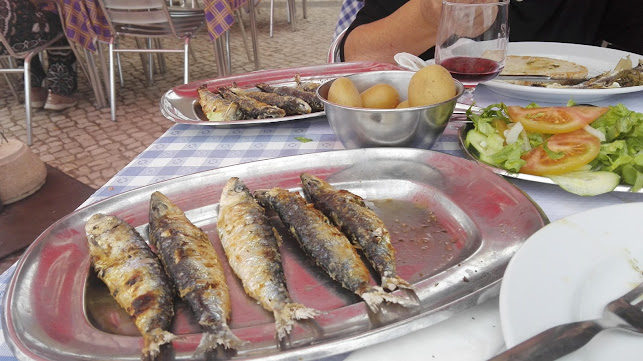 http://facebook.com/RestauranteARavessa