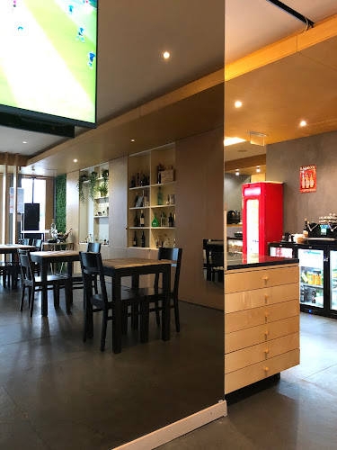 R. Vasques de Mesquita 98, 4350-337 Porto