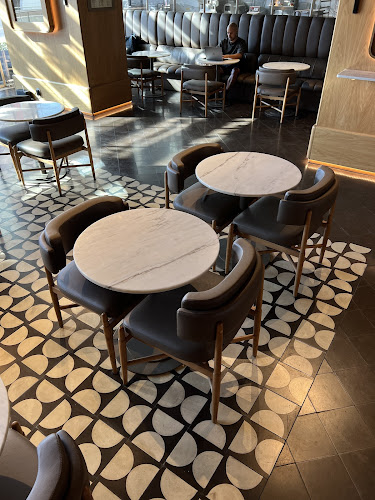 Av. Fontes Pereira de Melo 8, 1050-121 Lisboa