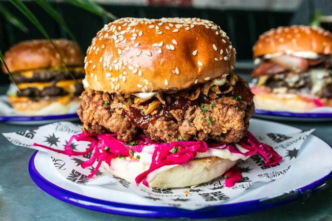 Av. Movimento das Forças Armadas 20A, 2825-370 Costa da Caparica