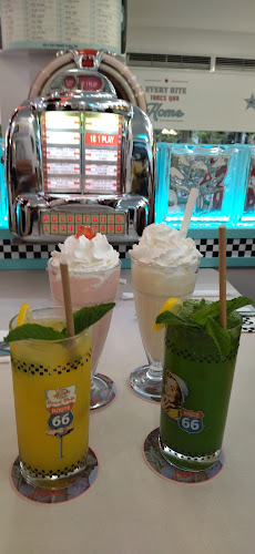 Opinii despre The Fifties Diner în Lisboa - Gastronomia e hotelaria