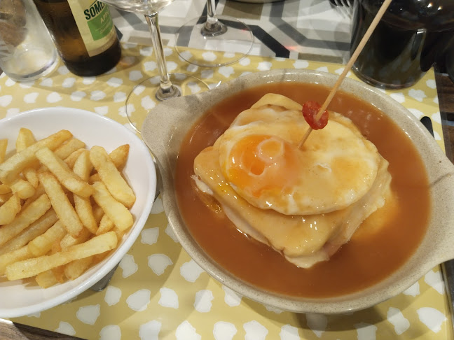 Santa Sede Winebar - Petiscos & Francesinhas