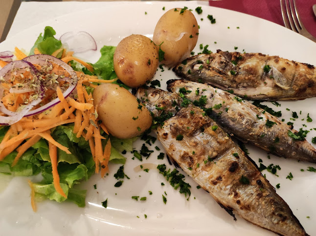 Opinii despre Cais Wine&Tapas Bar în Quarteira - Gastronomia e hotelaria