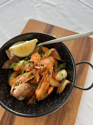 R. do Leste 232B, 8125-201 Quarteira