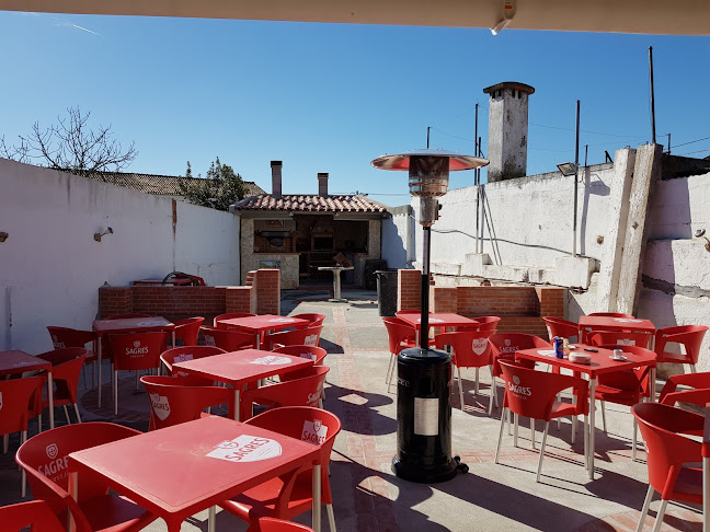 Comentarii opinii despre Retiro do Cardal (café/bar/jogos)