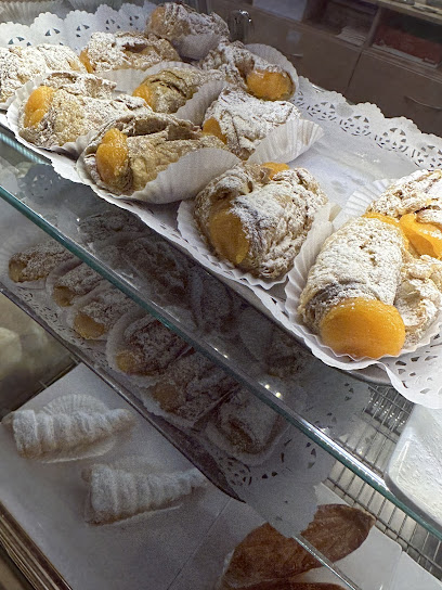 Cristal 98-pastelaria E Pão Quente Lda