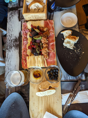 Praça dos Poveiros 122, 4000-393 Porto