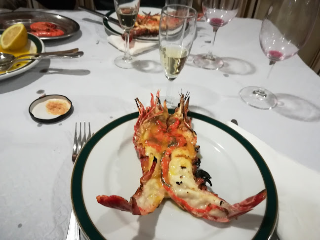 Comentarii opinii despre Moira