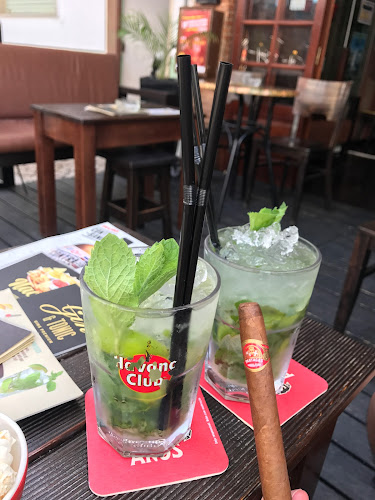 Comentarii opinii despre Los Puros Cuban Bar