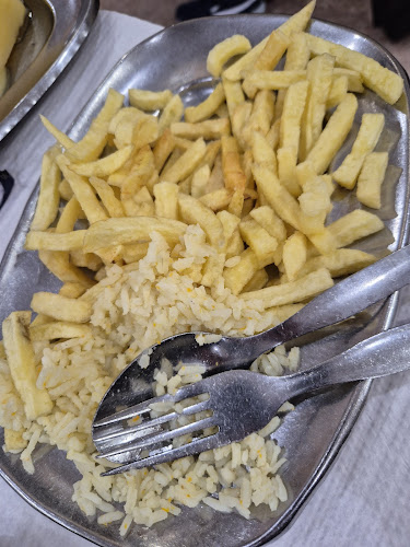 https://www.facebook.com/Restaurante-O-Pinheiro-125080587561562