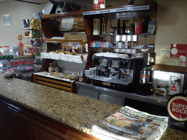 Opinii despre Pão Quente Jovem - Snacks în Vilarinho - Gastronomia e hotelaria