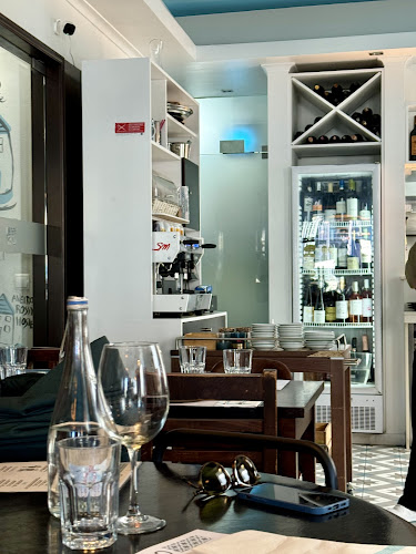 Comentarii opinii despre O Bairro