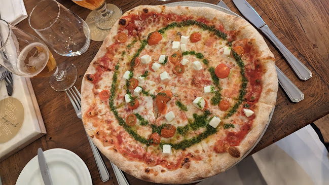 R. Duque de Palmela 32, 1250-098 Lisboa