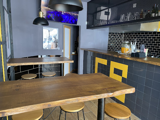 Golden Burger Lisboa - Gastronomia e hotelaria