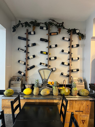 Praça do Poder Local 5 Cave A, 8600-524 Lagos