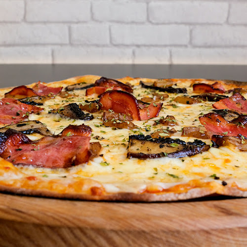 Reviews of Pizzaria Luzzo in Leiria - Gastronomia e hotelaria