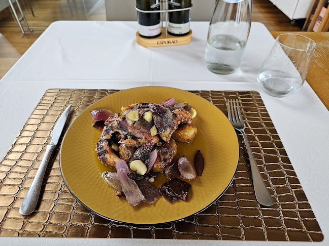 Tiles Restaurant - Gastronomia e hotelaria