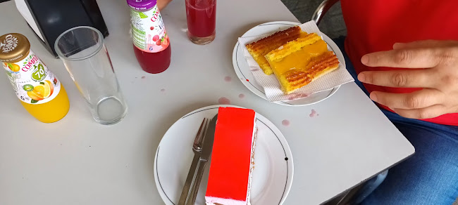 Av. Primeiro de Maio 17 - A, 4600-012 Amarante