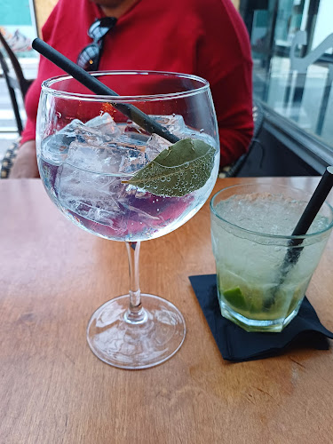 Av. do Mar 12, 2520-619 Peniche