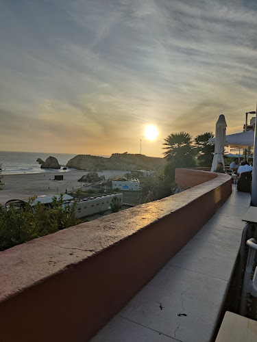 Comentarii opinii despre Outro Bar