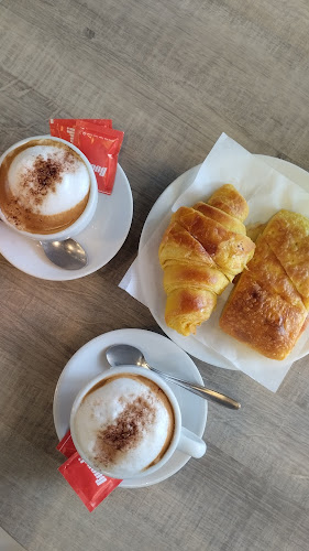Opinii despre Midouro - Pão Quente da Tojela în Vila das Aves - Gastronomia e hotelaria