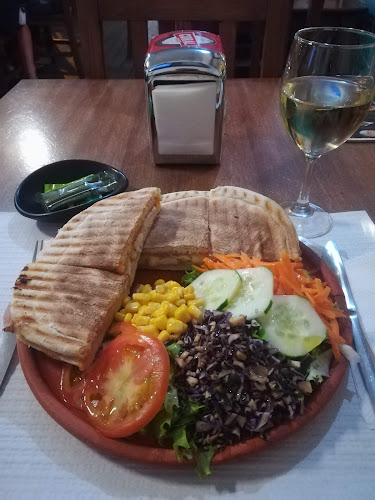 Golden Star, 21 Loja LH, R. do Vale da Ajuda Edif. 21, São Martinho, 9000-116 Funchal