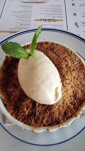 Cais da Pedra - Gastronomia e hotelaria