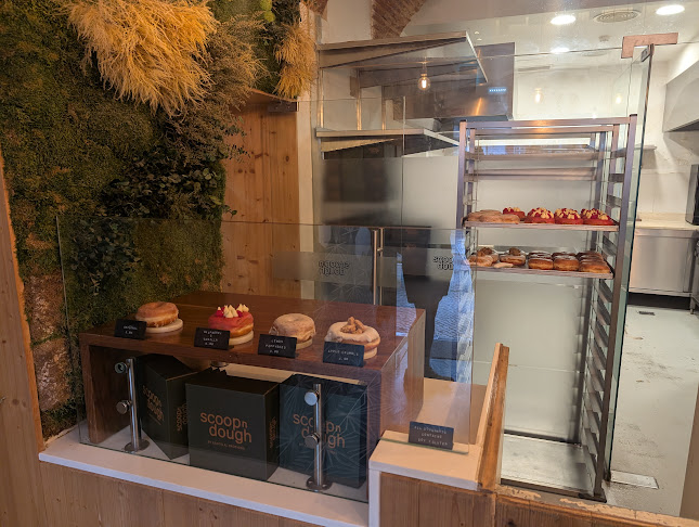 Scoop 'n Dough - Gastronomia e hotelaria