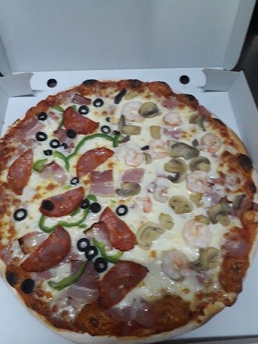 Opinii despre Pizzaria Snak-bar Mustang Prato do dia în Guimarães - Gastronomia e hotelaria