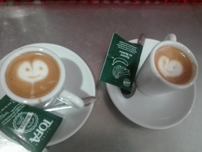 Comentarii opinii despre 3°estação café