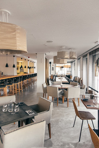 Avenida Restaurante Open Times