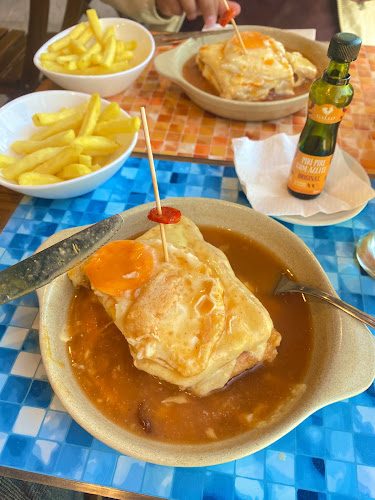 Comentarii opinii despre Santa Sede Winebar - Petiscos & Francesinhas