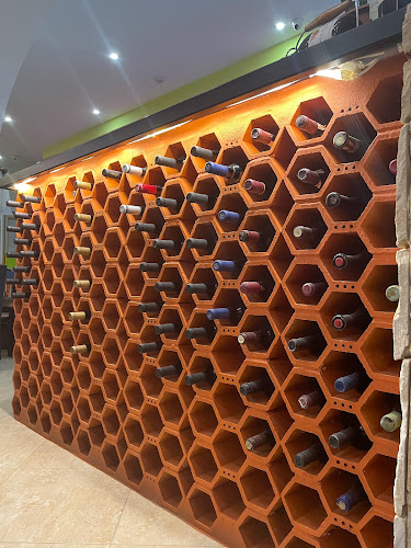 M. Rest & Grill - Gastronomia e hotelaria